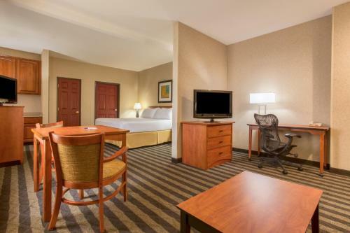 Holiday Inn Express Hotel & Suites Manteca