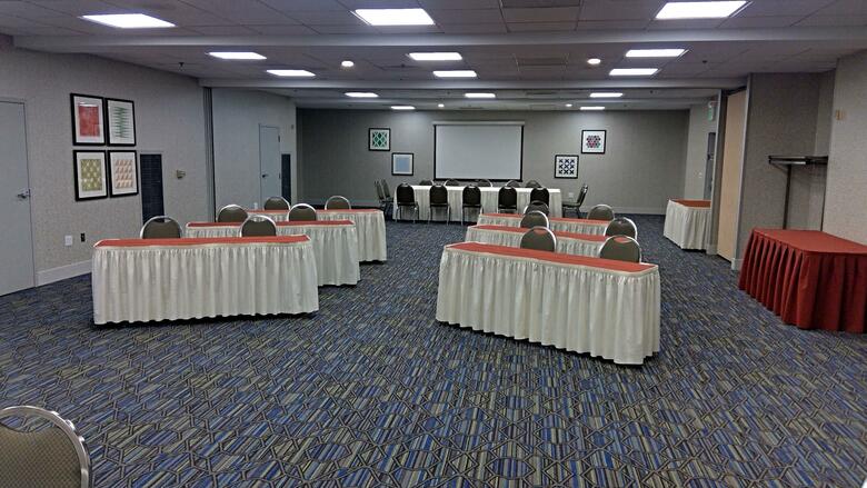 Holiday Inn Express Hotel & Suites Tracy