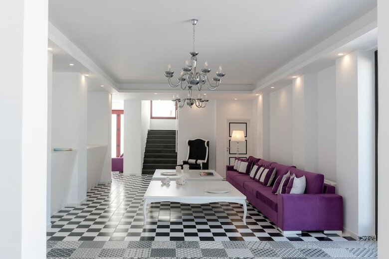 Hotel Crown Suites