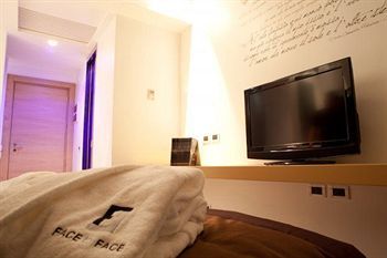 Hotel Face To Face House - Guest House