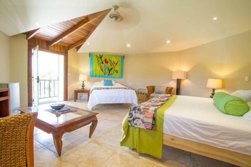 Tamarindo Village Hotel