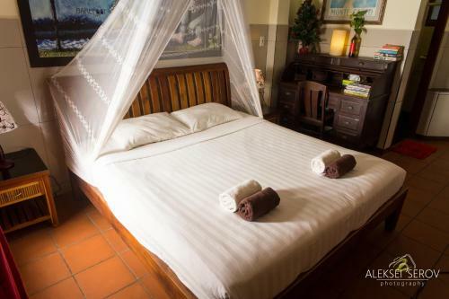 Hotel Joe's Cafe & Garden Resort
