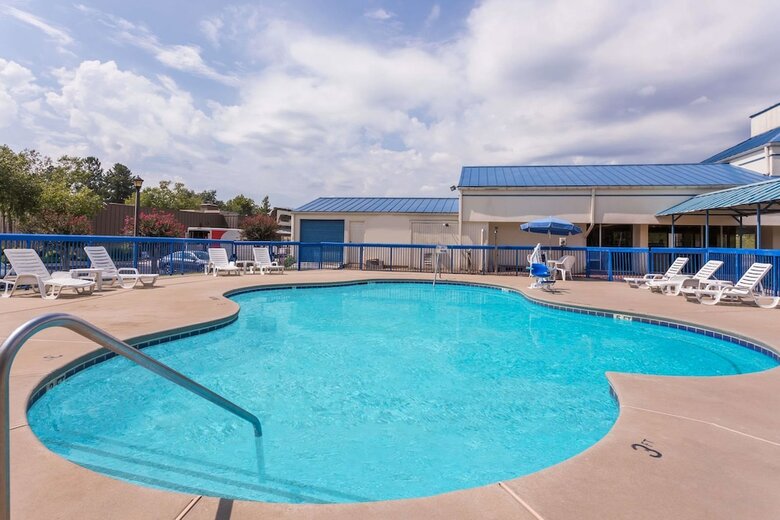 Hotel Howard Johnson Inn Commerce Ga