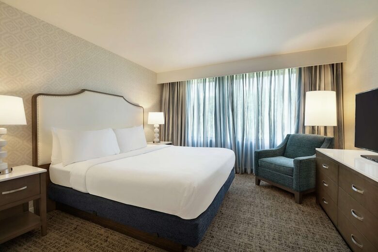 Hotel Embassy Suites Phil/valley For