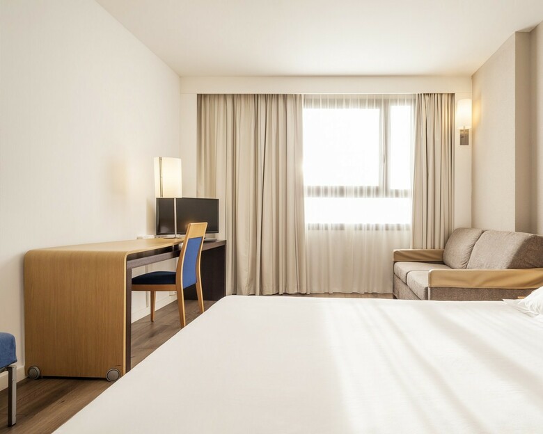 Hotel Ilunion Valencia 4