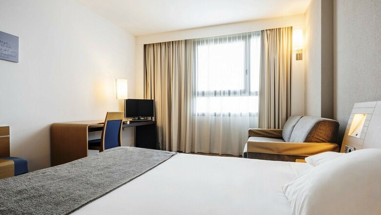 Hotel Ilunion Valencia 4