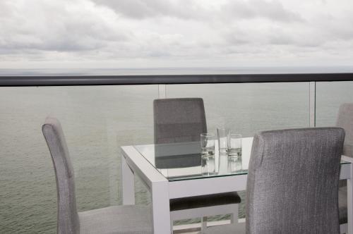 2 Bedroom Luxury Apartment On The Beach