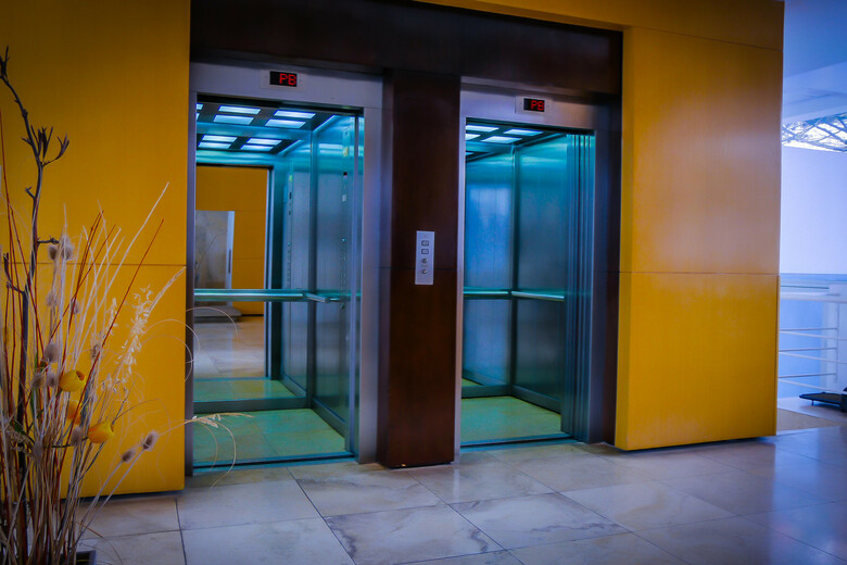 Elegance Hotel