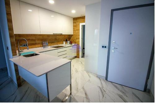 Beach Apartment In Sunset Drive, Benidorm