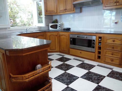Chalet En Es Canutells Mah�n -casa Ana