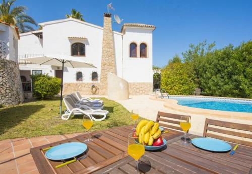 Urbanitzacio Montemar Villa Sleeps 8 Pool