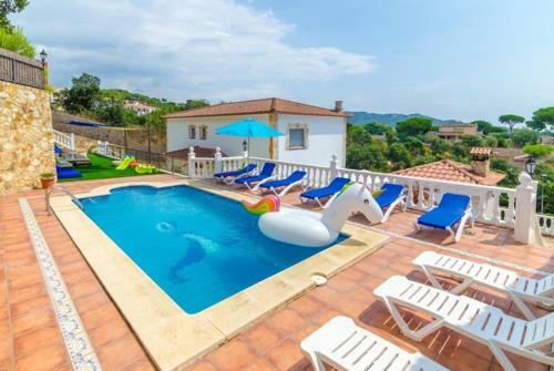 Lloret de Mar Villa Sleeps 11 Pool Air Con Wifi