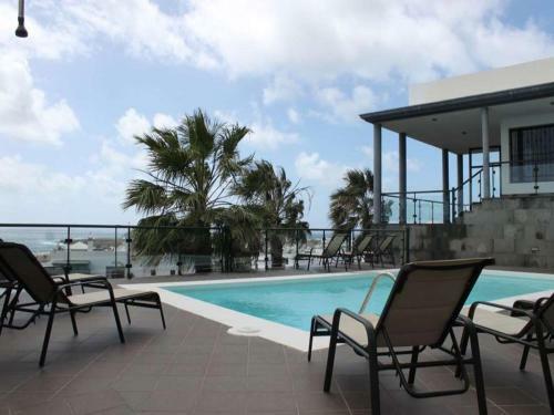 Playa Blanca Villa Sleeps 18 Pool Wifi