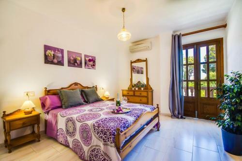Playa de Muro Villa Sleeps 8 Pool Air Con Wifi