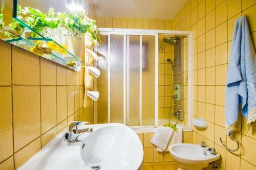 Playa de Muro Villa Sleeps 8 Pool Air Con Wifi