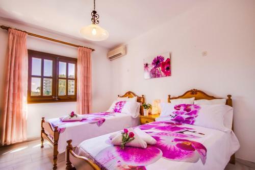 Playa de Muro Villa Sleeps 8 Pool Air Con Wifi
