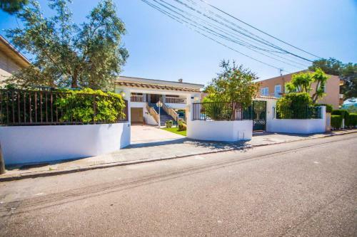 Playa de Muro Villa Sleeps 8 Pool Air Con Wifi