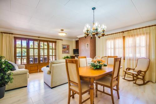 Playa de Muro Villa Sleeps 8 Pool Air Con Wifi