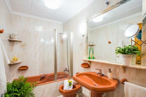 Playa de Muro Villa Sleeps 8 Pool Air Con Wifi