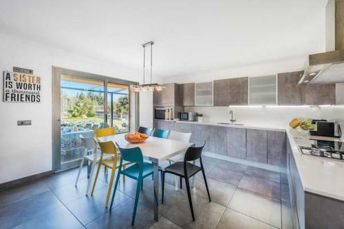 Sant Vicent de Sa Cala Villa Sleeps 8 Pool Air Con