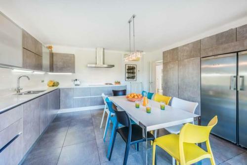 Sant Vicent de Sa Cala Villa Sleeps 8 Pool Air Con