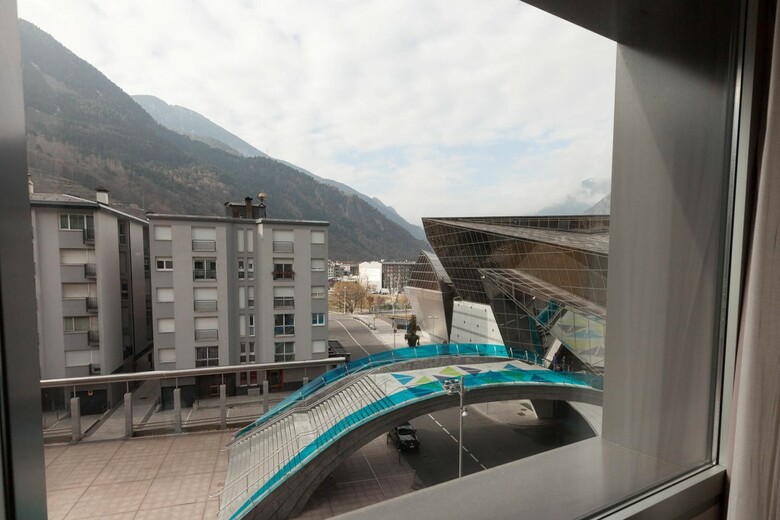 Hotel Yomo Mola Park