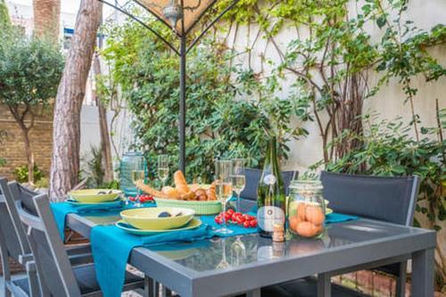 Pure Olive Garden Apartment Sitges