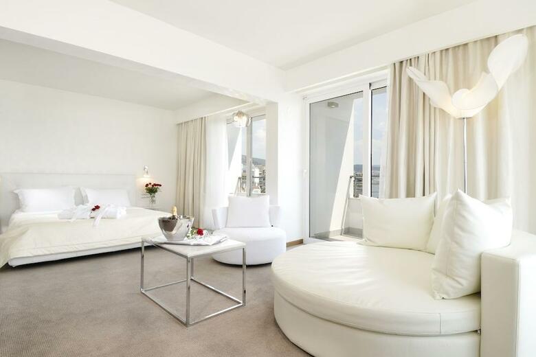 Hotel Lucy