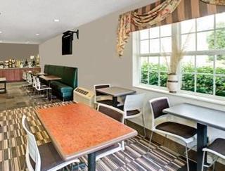 Hotel Microtel Inn And Suites Cherokee