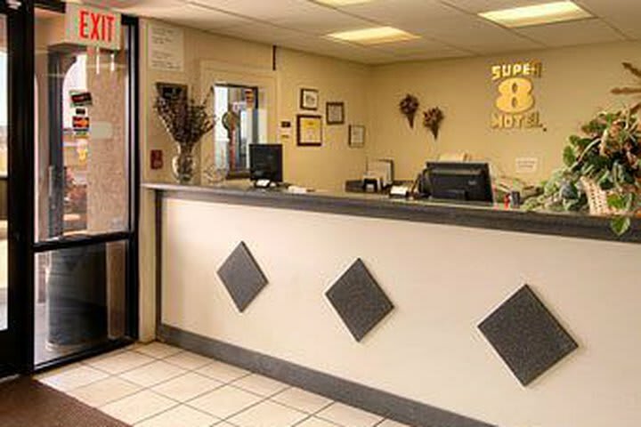 Hotel Super 8 Clarksville East