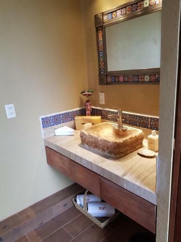 Casa Arcoiris Zihuatanejo B&B