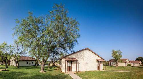 Bay Landing Camping Resort Cabin 16