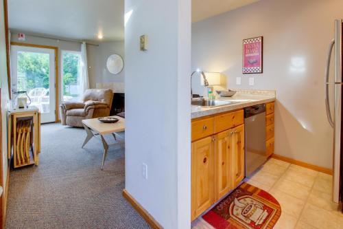Beaches Inn | Orca Bay Townhouse
