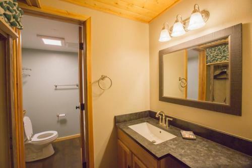 Brettelberg Slopeside Condos F8