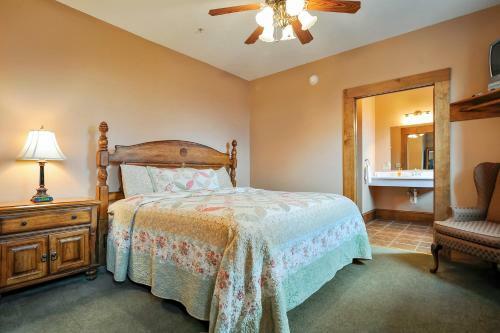 Wolverton Heights Ten-bedroom Chalet