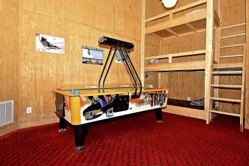 Ski Bums Inn Five-bedroom Chalet