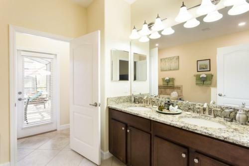 Champions Gate - Eight Bedroom Villa - Cg025
