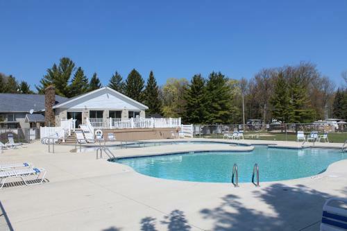 Plymouth Rock Camping Resort Park Model 20