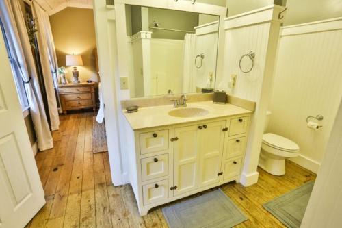 Rivershire Cottage