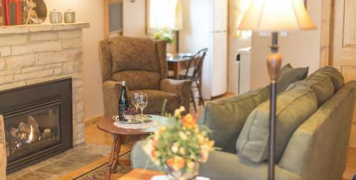 Posada Thorp House Inn & Cottages