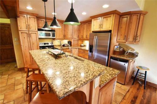 Cross Creek 203 (condo)