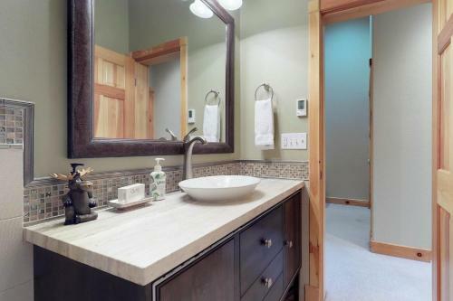 Water Dance Lakeside