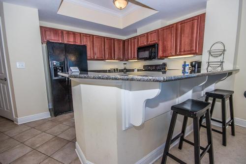 Crystal Tower 701 Apartment
