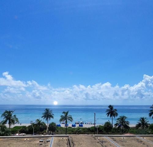 Apartamento Hollywood Beachfront Condo W/pool