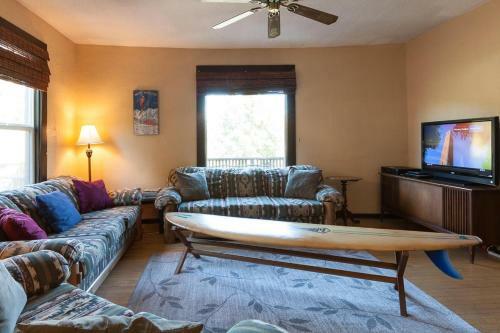 Heartbreak-rvr/mt View-4br/2ba