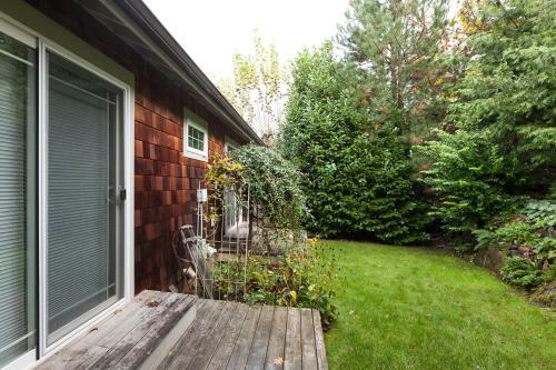 Tree House-river View-2br/1ba