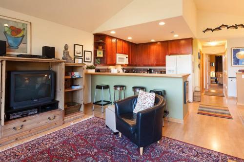 Adamsview-rvr/mtn Vws-3br/2b