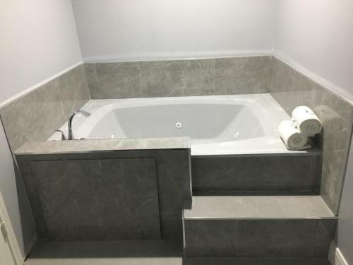 Motel Platinum Inn And Suites
