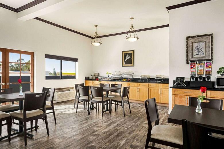 Hotel Baymont By Wyndham Monterey Park