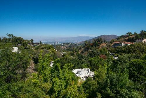 Breathtaking Spanish Villa In Hollywood Hills